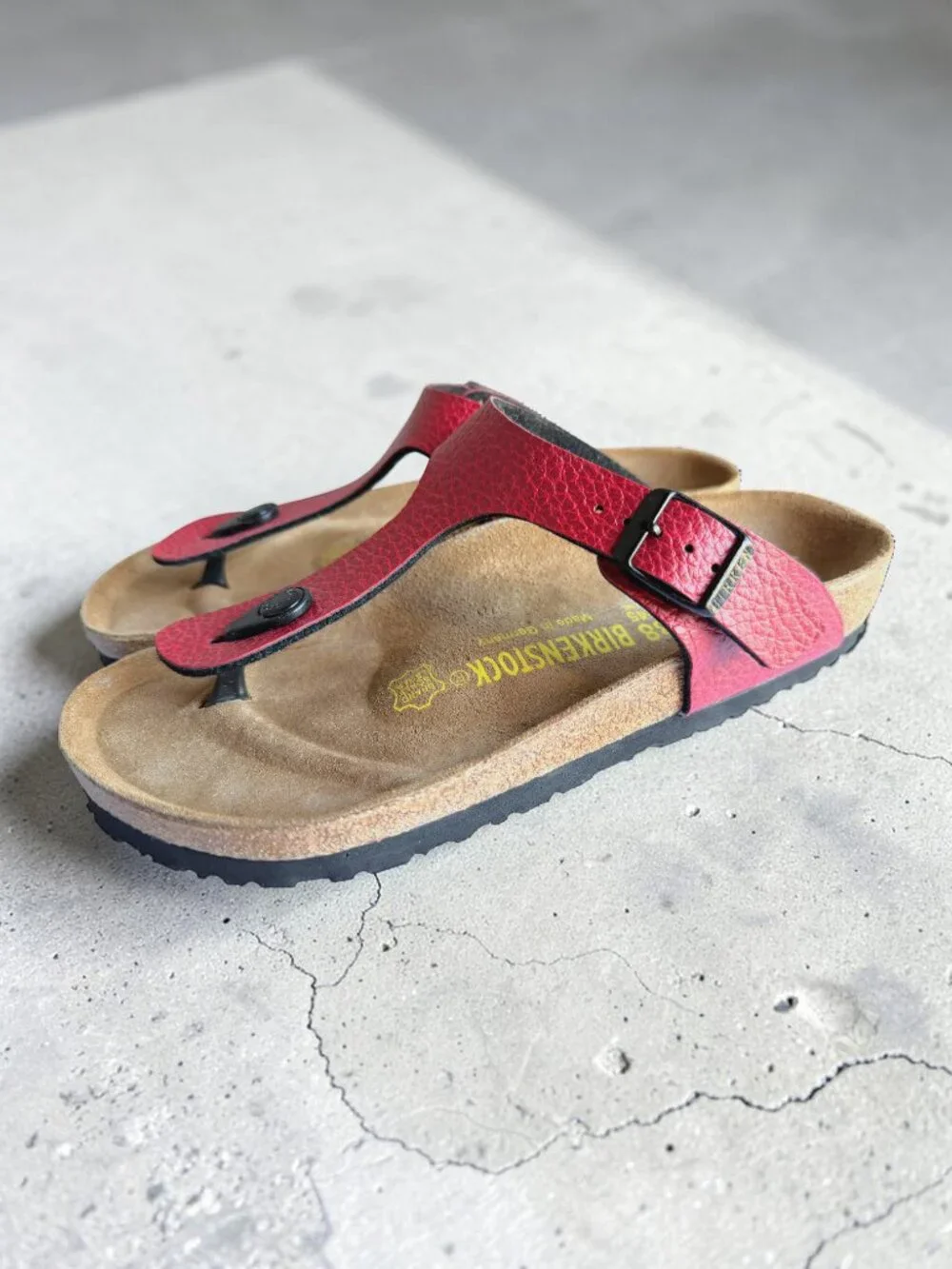 Birkenstock Gizeh Red Maroon Grain Leather Thong Sandals Women's Size 7 EU 38 - Picture 3 of 12